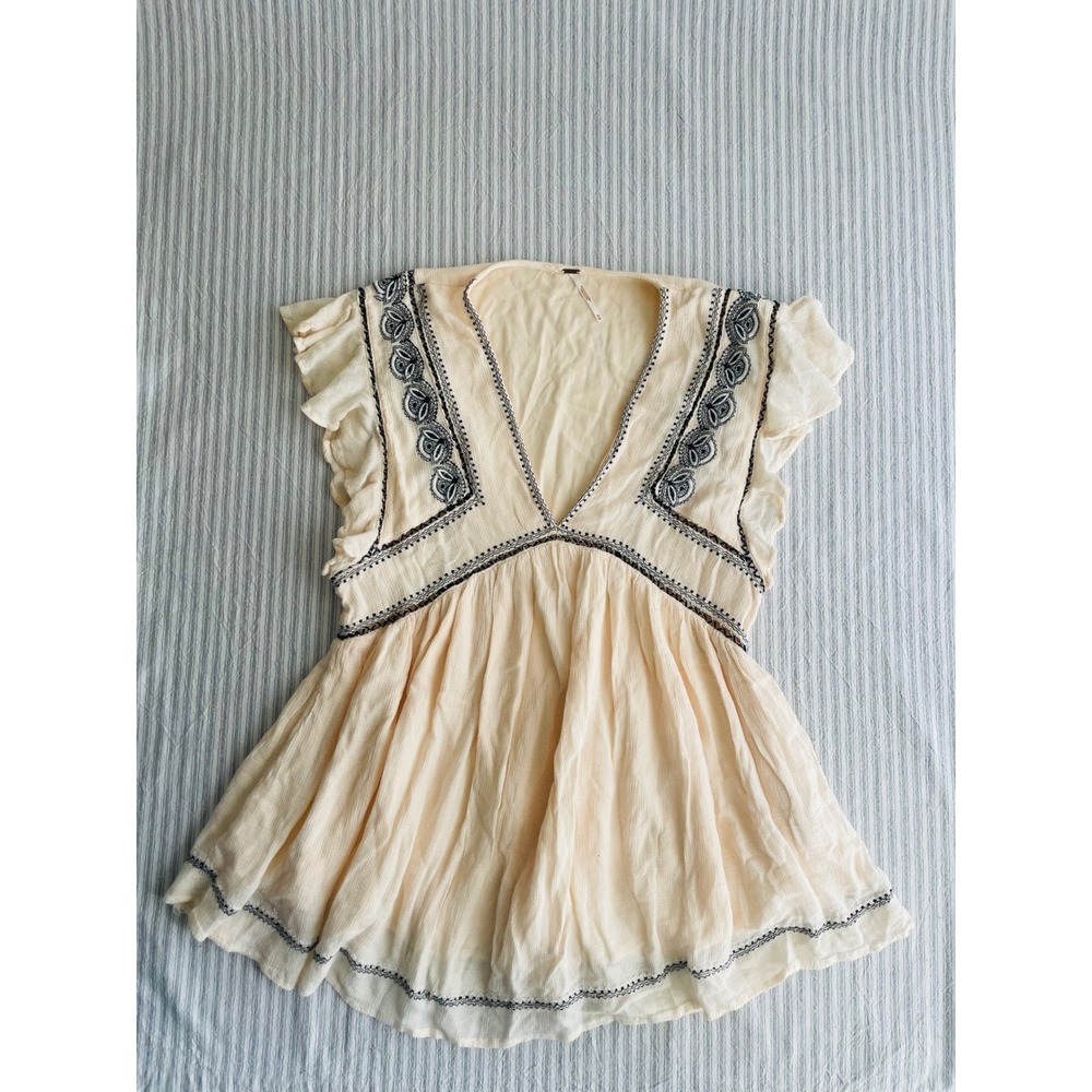 Free People Size Medium Falling Water Tunic Embroidered Babydoll Top Cream Black